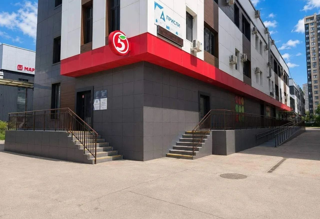 Помещение свободного назначения 397,9 м² на Домбайской 10/1